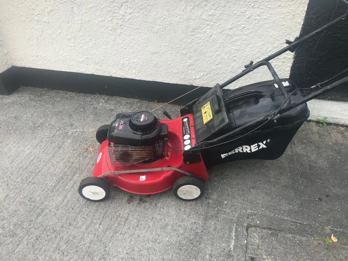 Briggs and stration Lawnmower - Image 1