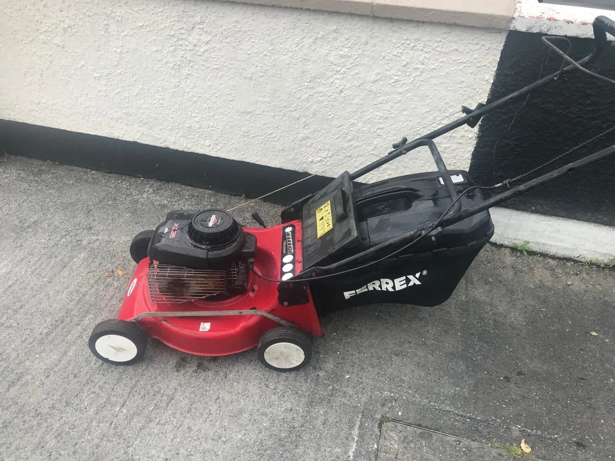 Briggs and stration Lawnmower - Image 4