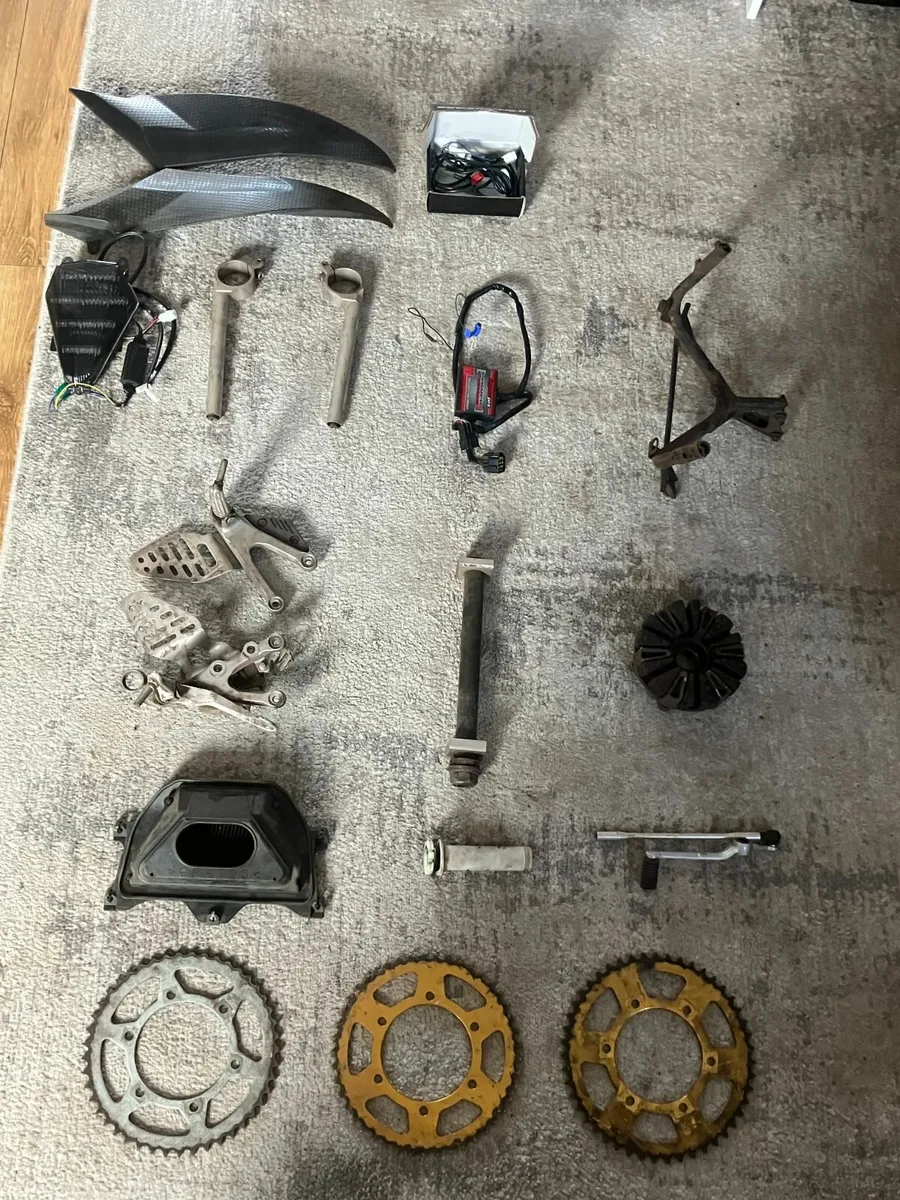 06/07 Yamaha R6 2CO Parts - Prices in Description - Image 1
