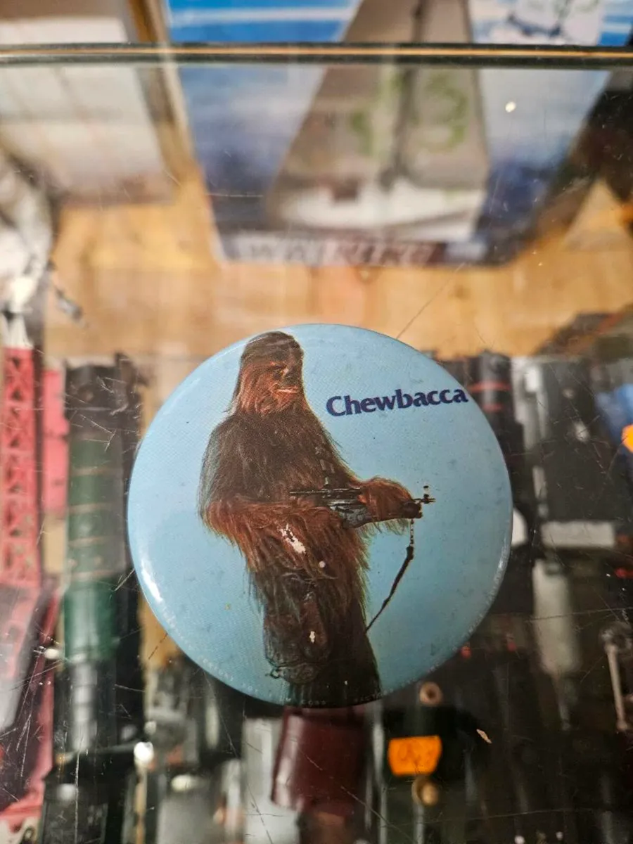 Vintage Star Wars Chewbacca Badge - Image 1