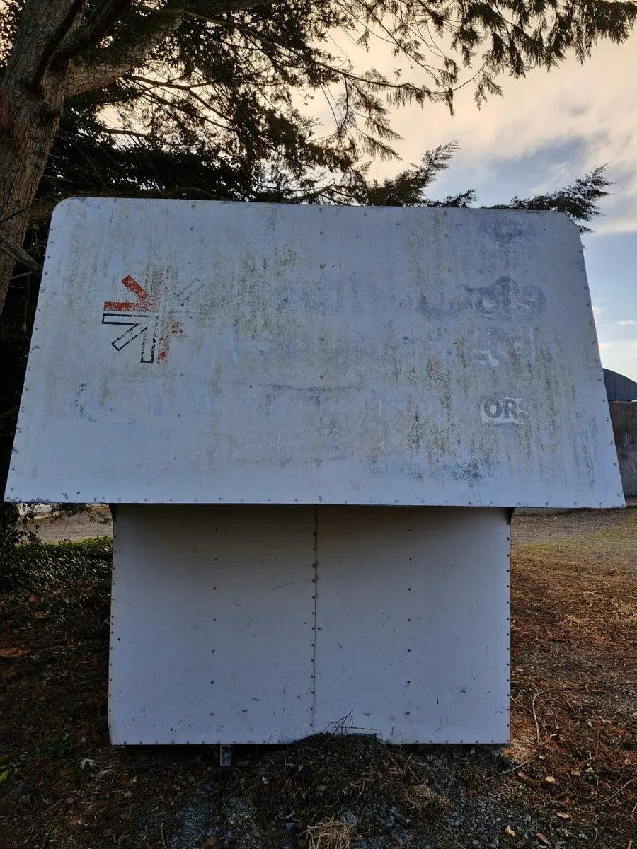 Storage Container (Unit), Troughs, Vacuum Pump. - Image 2