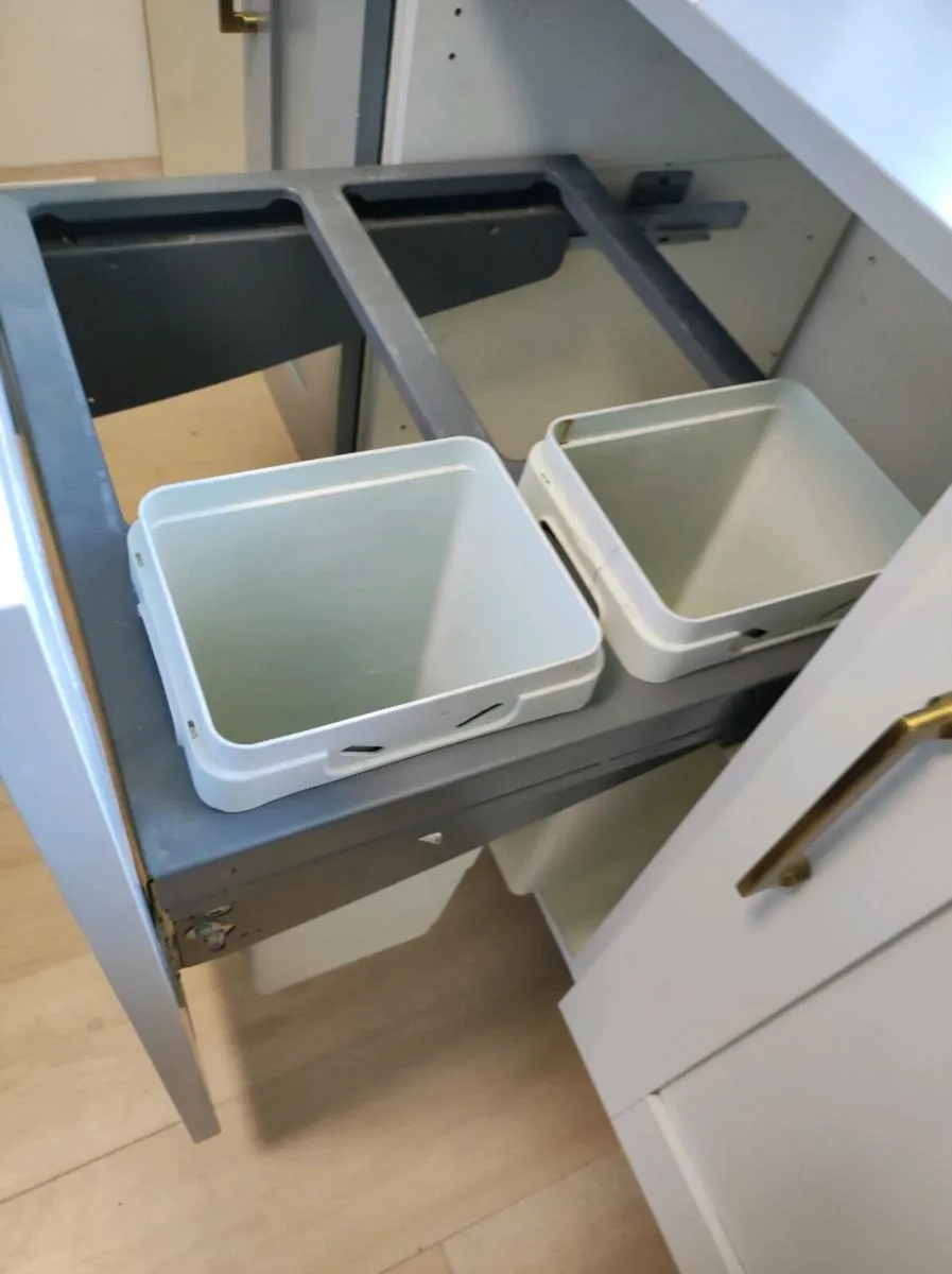 Kitchen units - Image 2