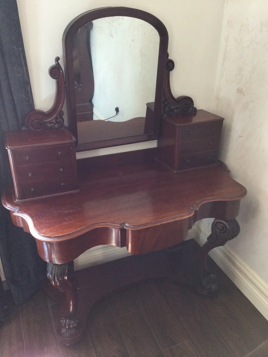 Free antique mahogany dresser - Image 1