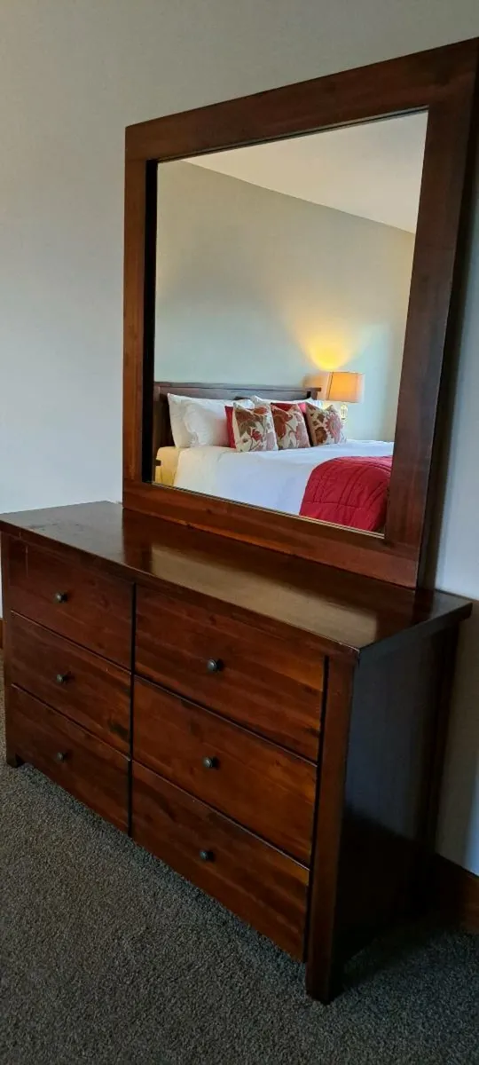 Bedroom furniture set - Image 3