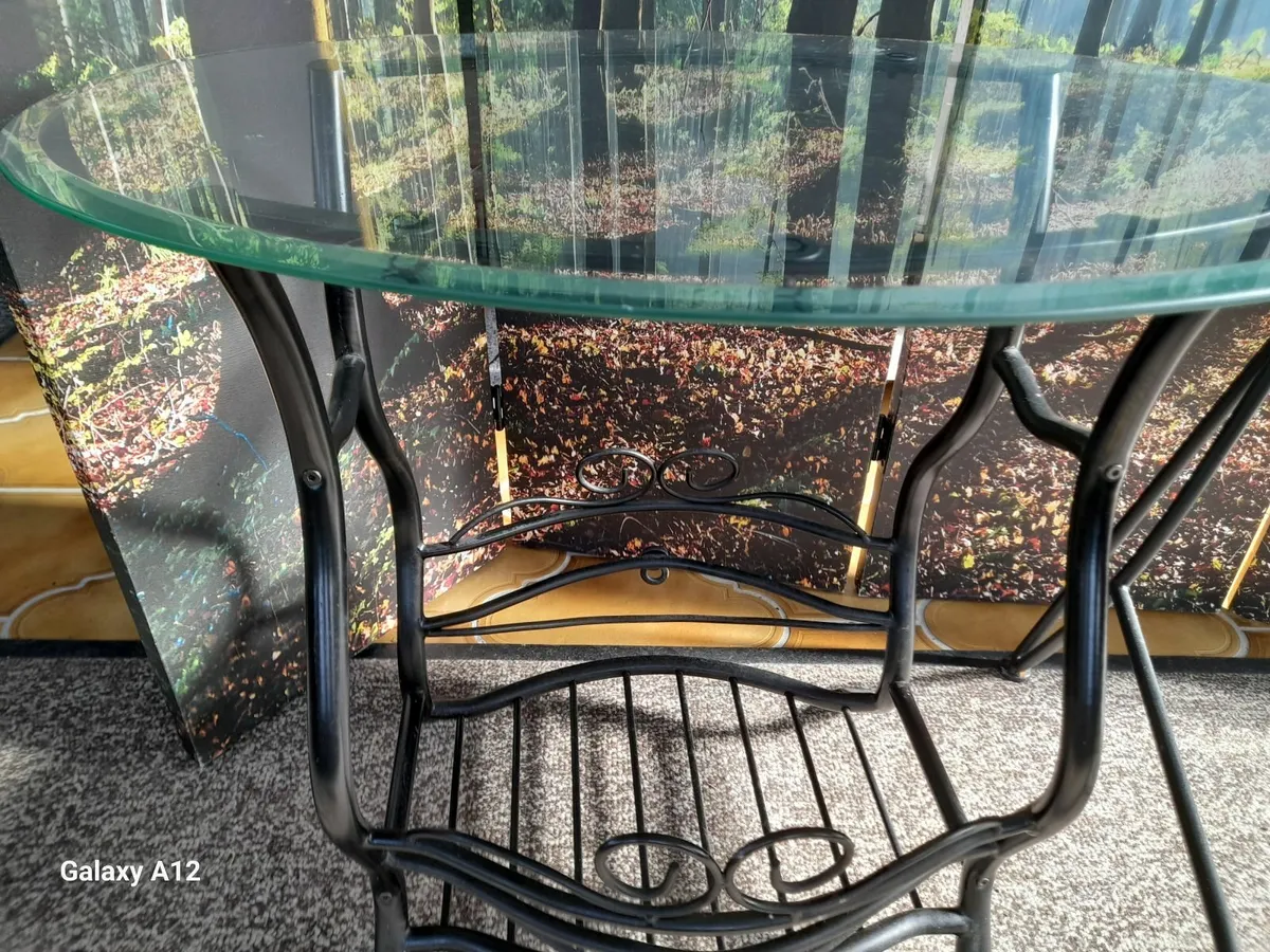 Metal coffee table and  matching metal chair - Image 4