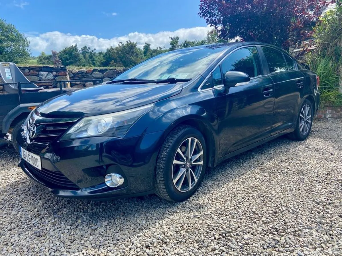 2015 Toyota Avensis - Image 1