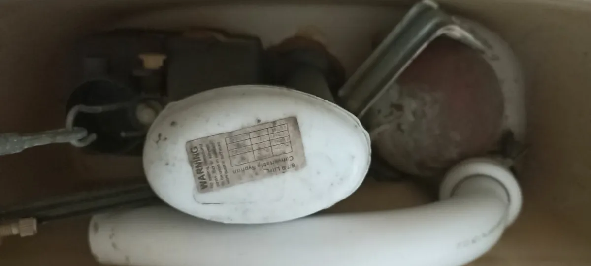 Old Armitage Shanks Ceramic Cistern - Image 2