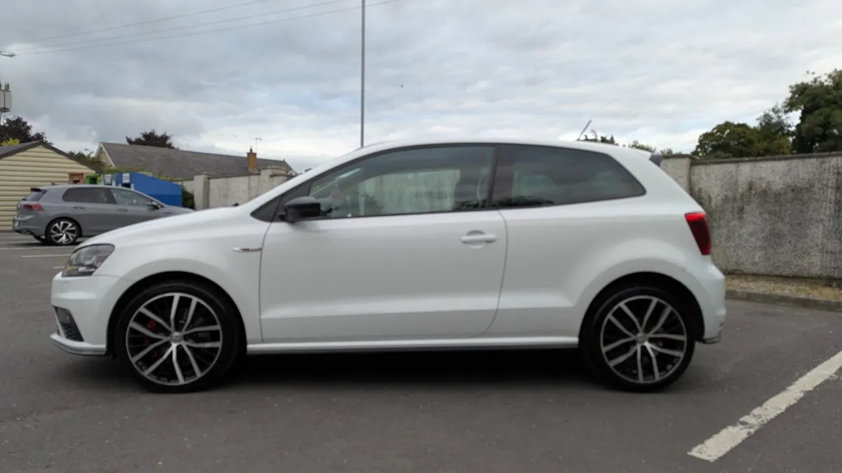Volkswagen Polo 2017 - Image 2