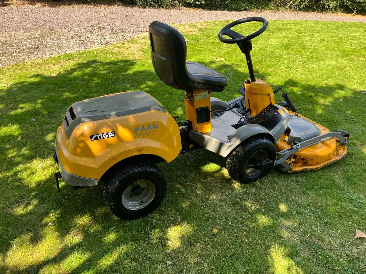 Stiga front deck mower - Image 4