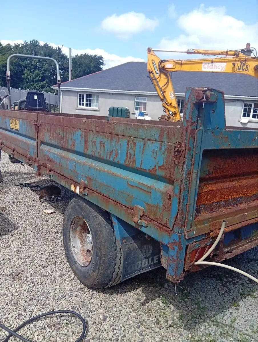 Dooley tractor tipping trailer - Image 1