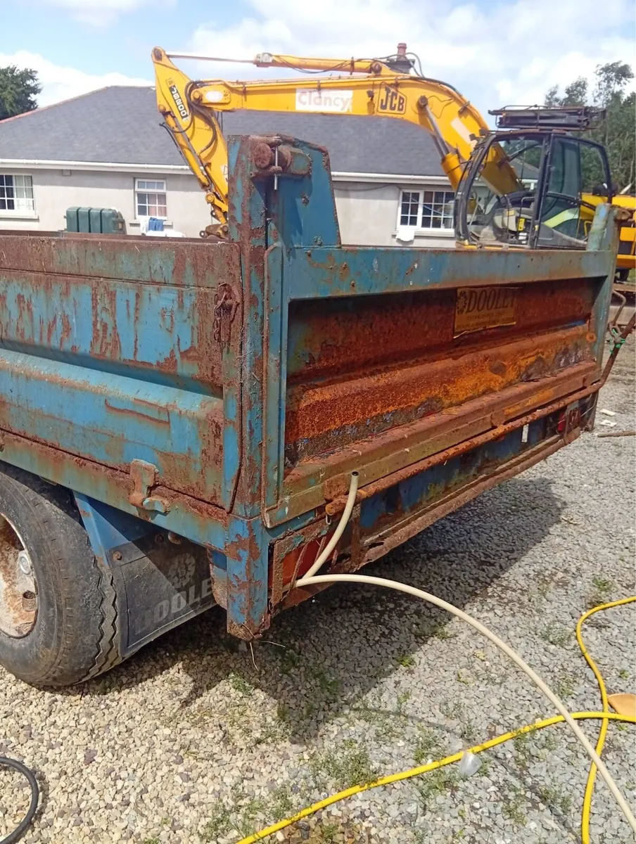Dooley tractor tipping trailer - Image 2