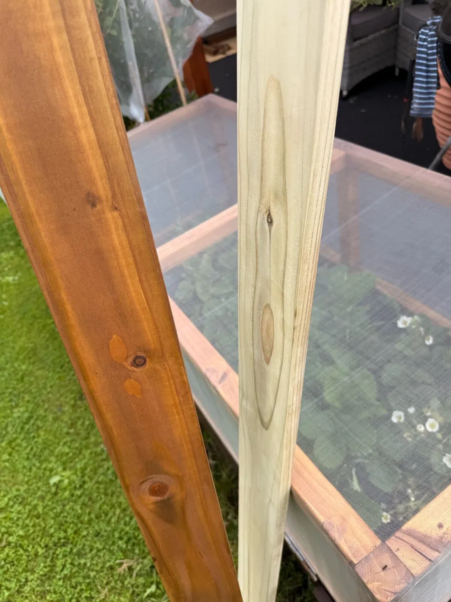 Picket round top 6ft sanded - Image 1