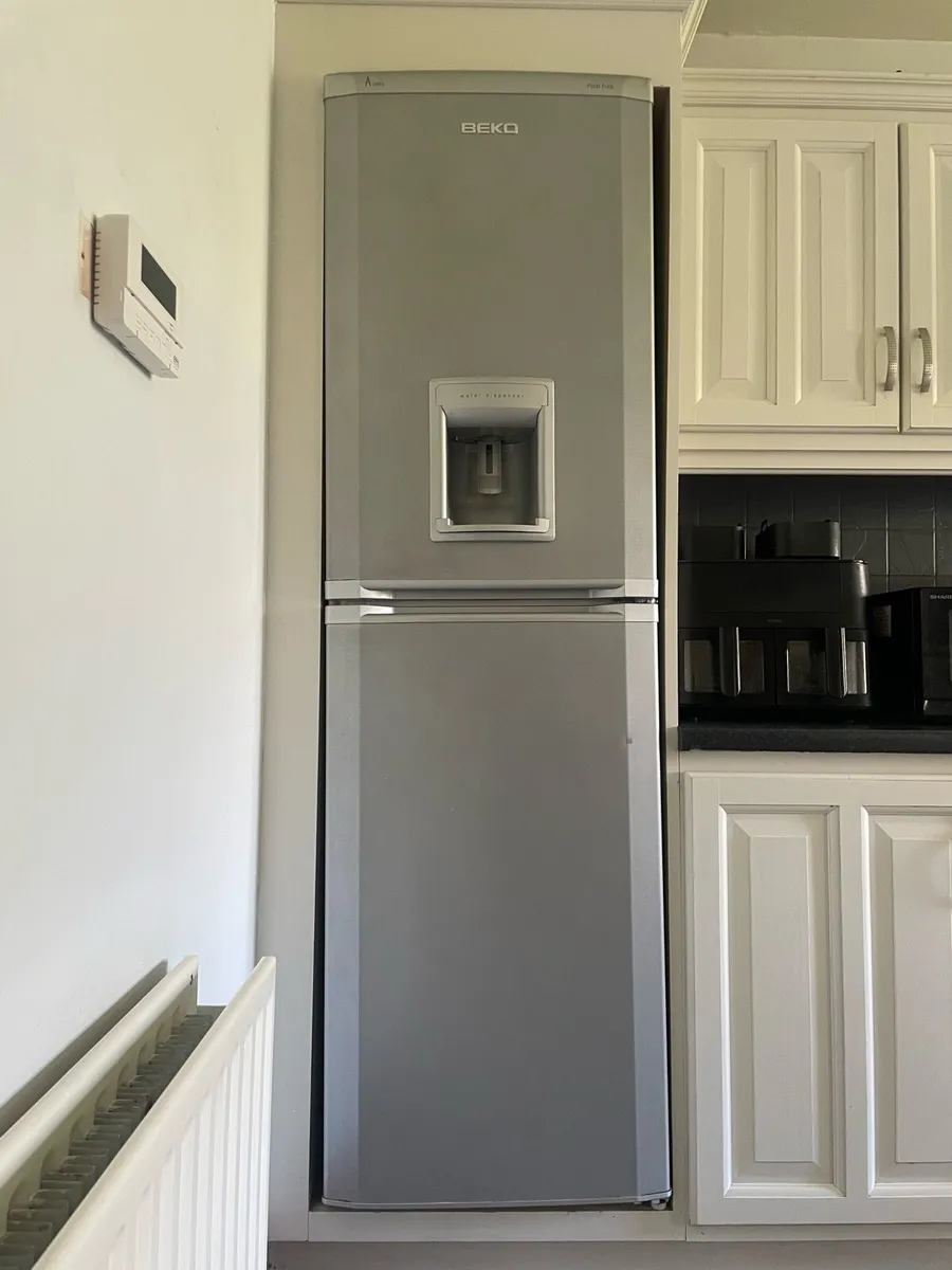Beko fridge freezer - Image 1