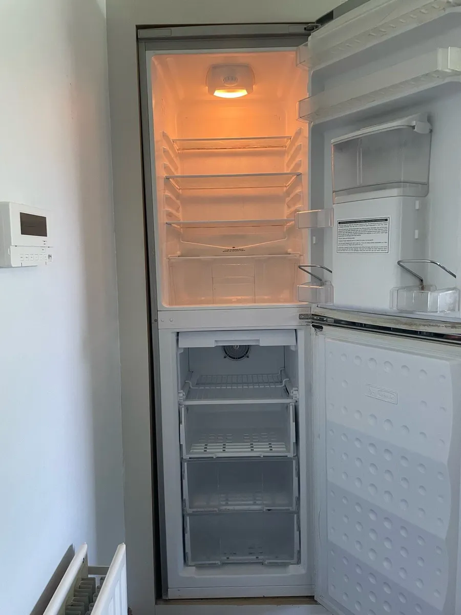 Beko fridge freezer - Image 2