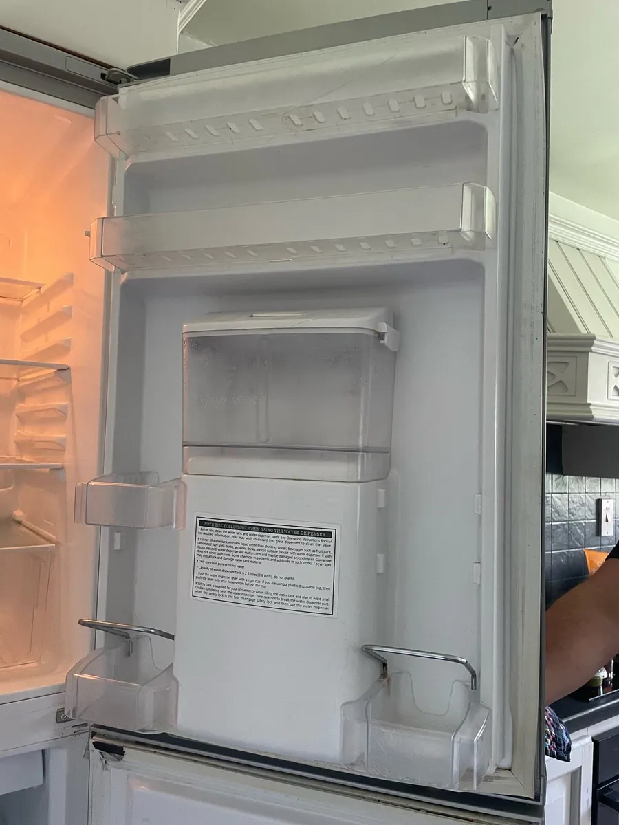 Beko fridge freezer - Image 3
