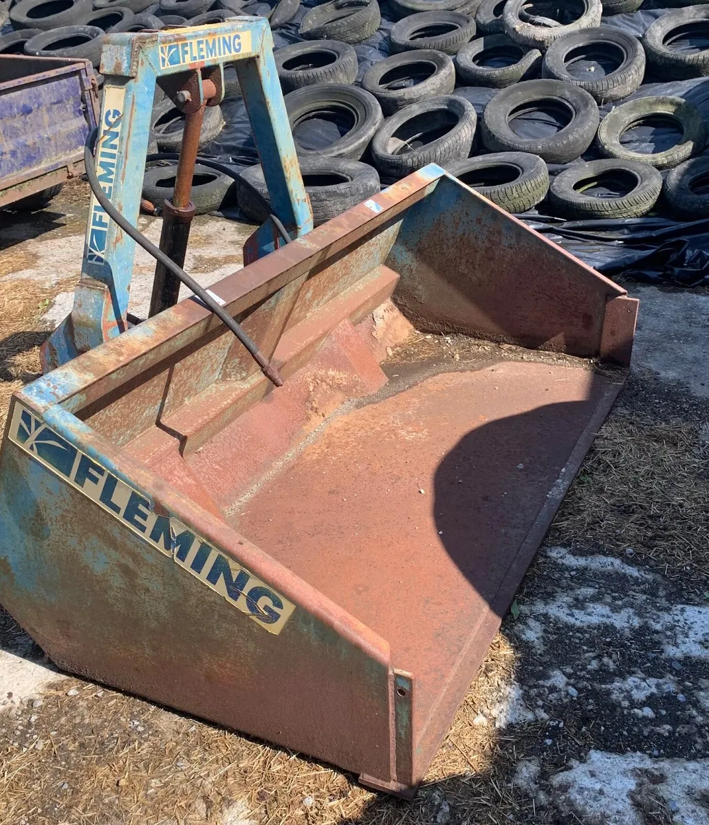 Transport Box and Topper for sale - Image 1