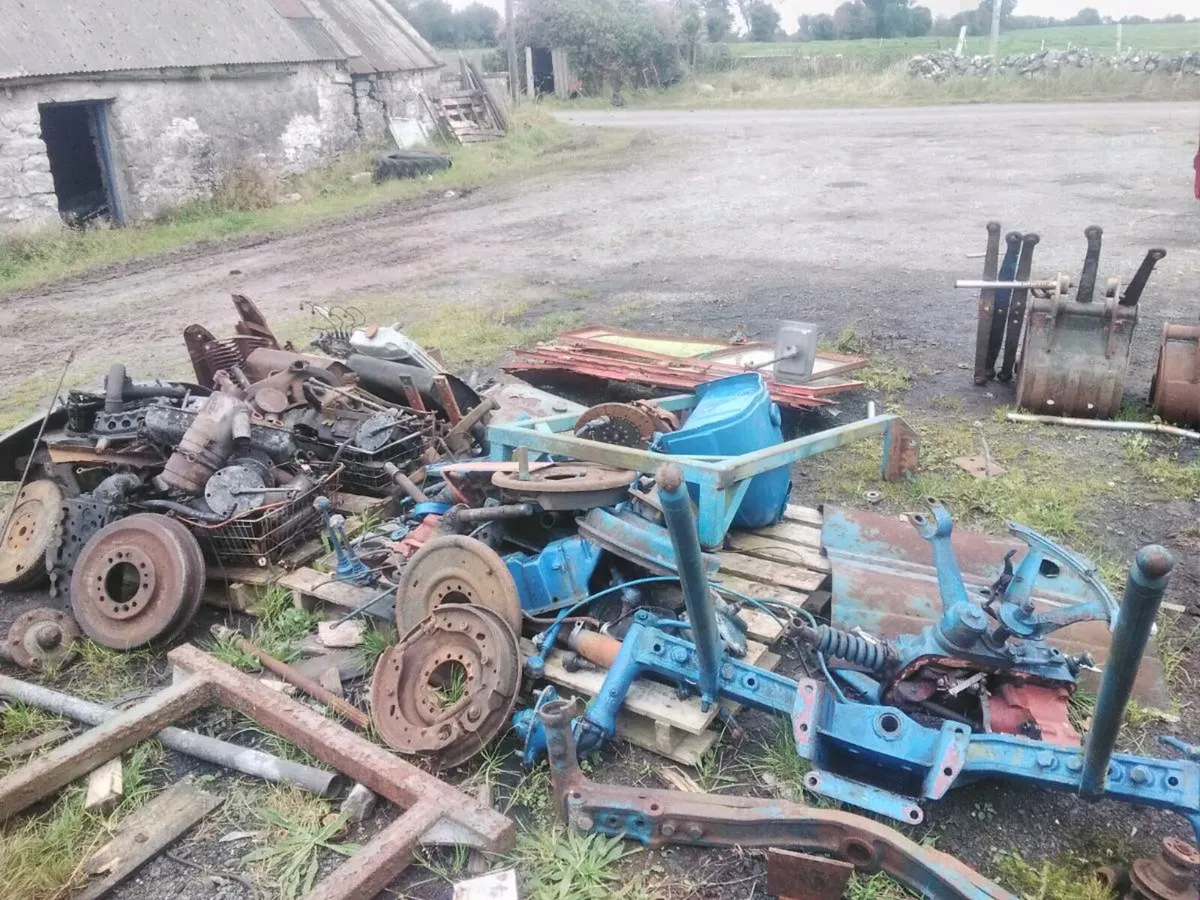 Massey ferguson 35 135 65 20, dexta parts,tyres - Image 1