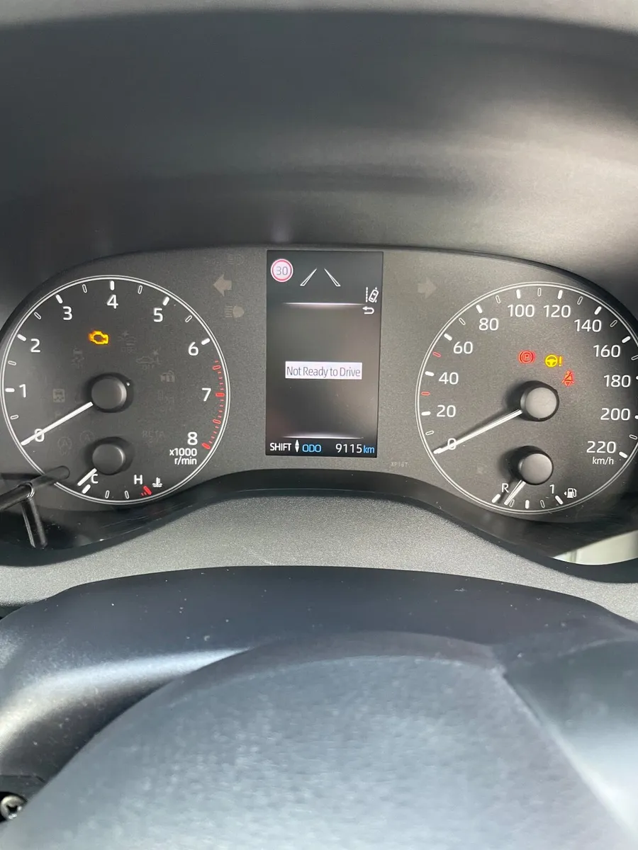 Toyota Yaris 2020   VERY LOW MILEAGE IMMACULATE - Image 2