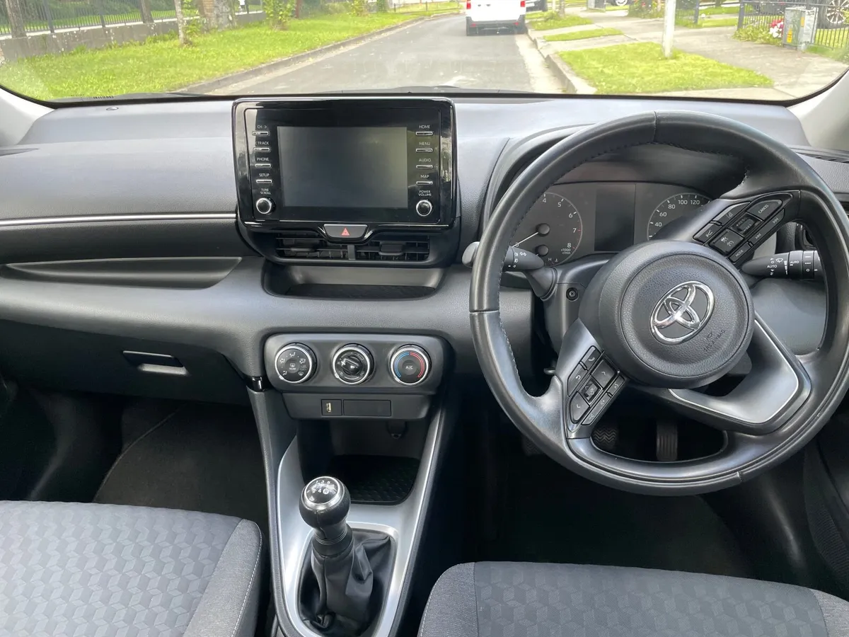 Toyota Yaris 2020   VERY LOW MILEAGE IMMACULATE - Image 3