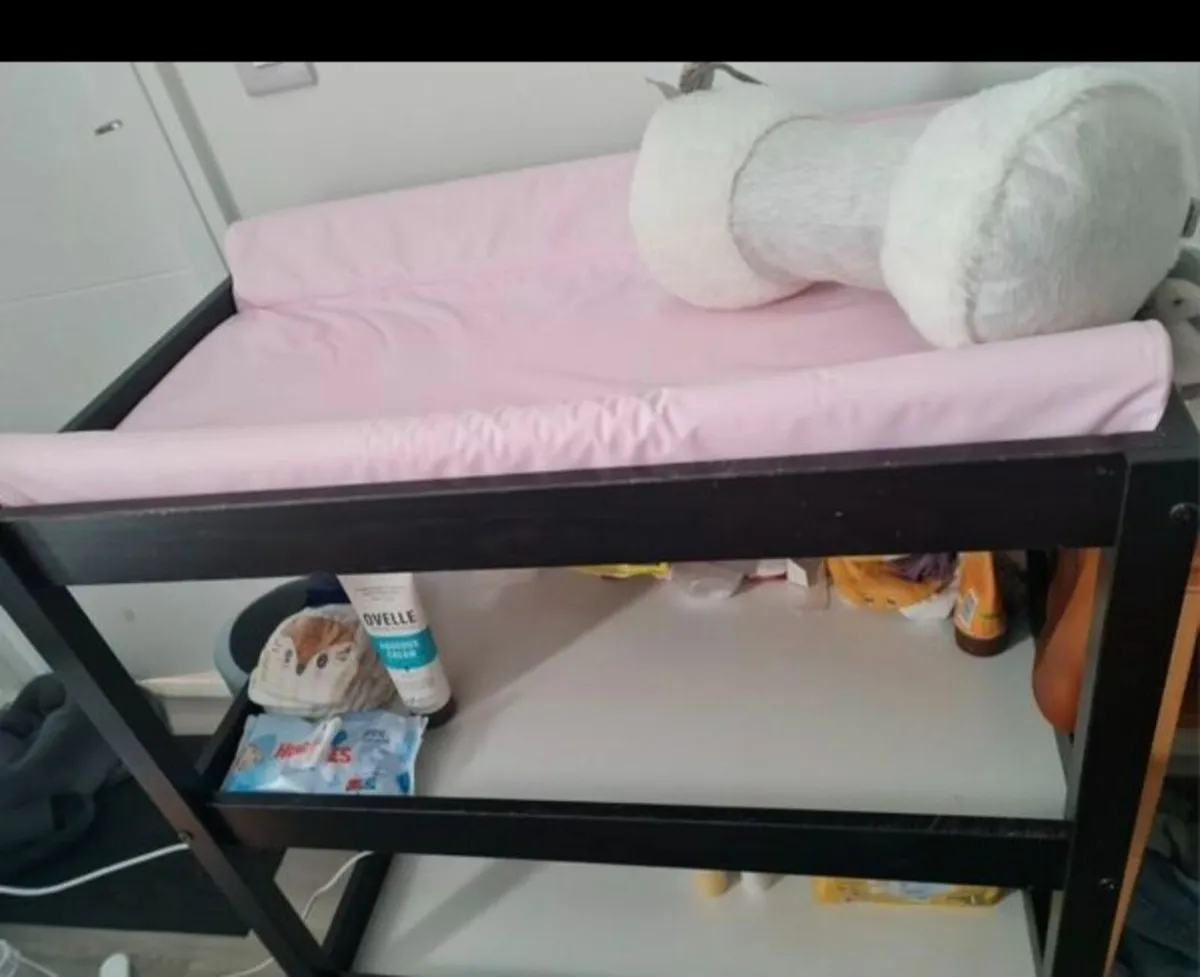 Changing table - Image 3