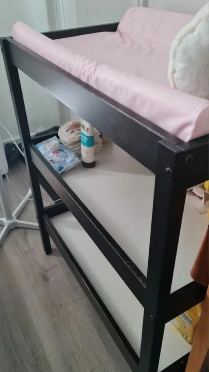 Changing table - Image 4