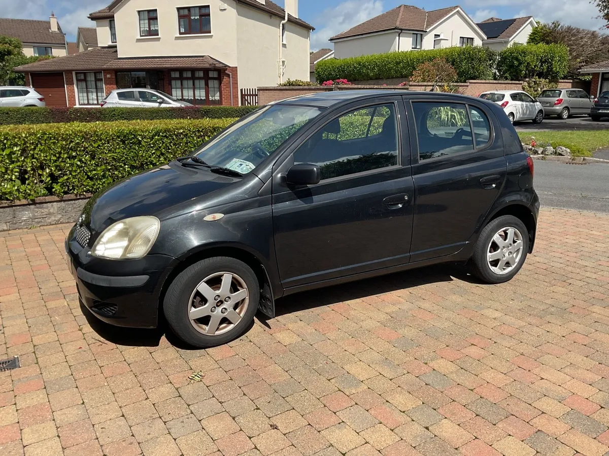 Toyota Yaris 2004 - Image 1