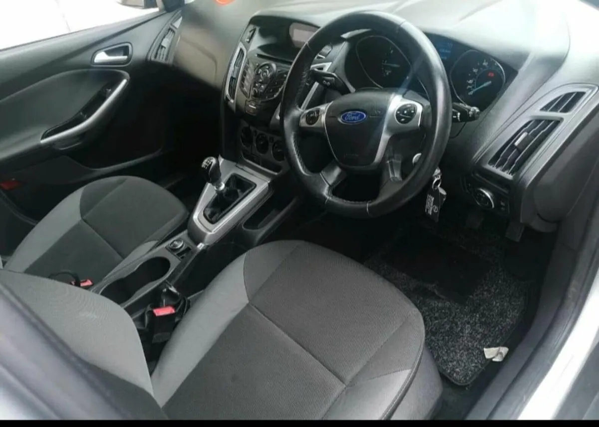 Ford Focus 2012 - Image 2