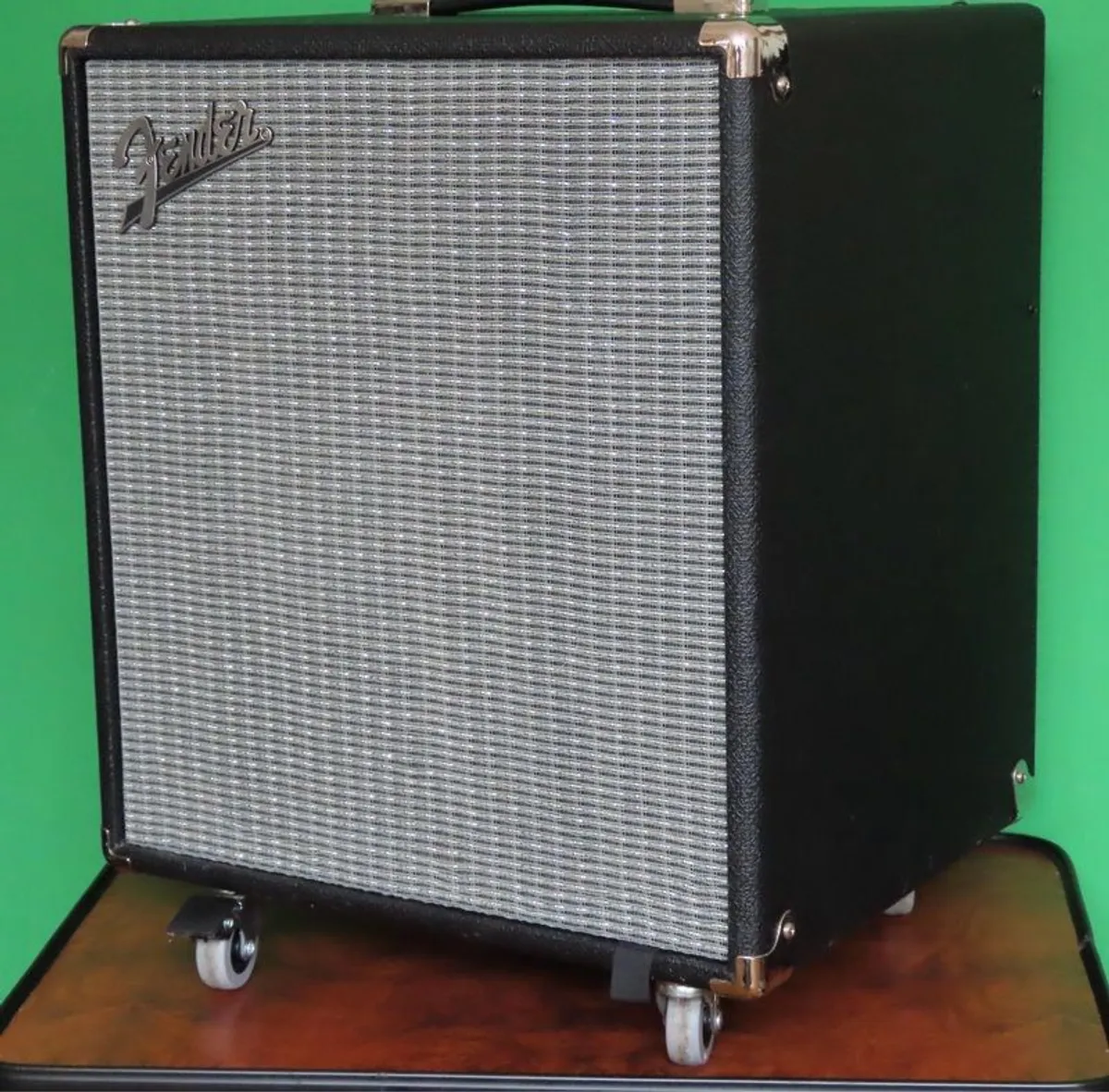 Fender Bass - Image 1