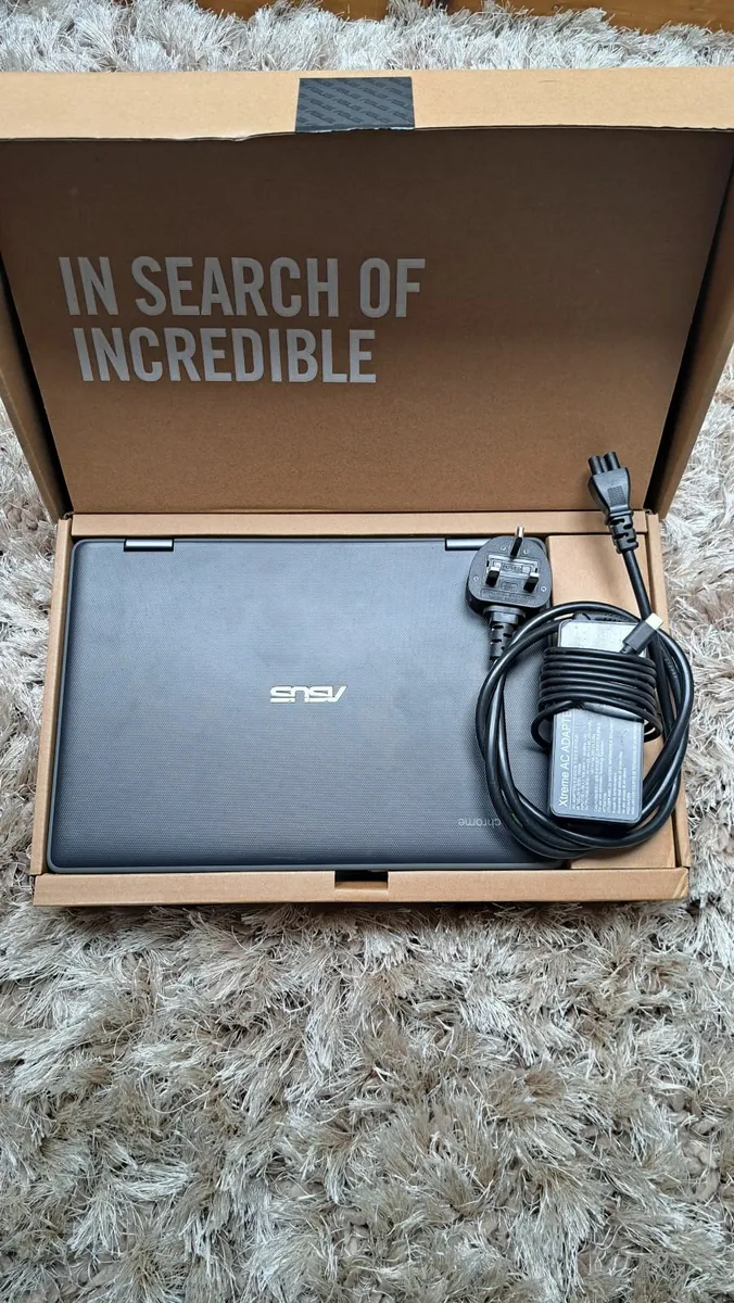 chrome book laptop - Image 1