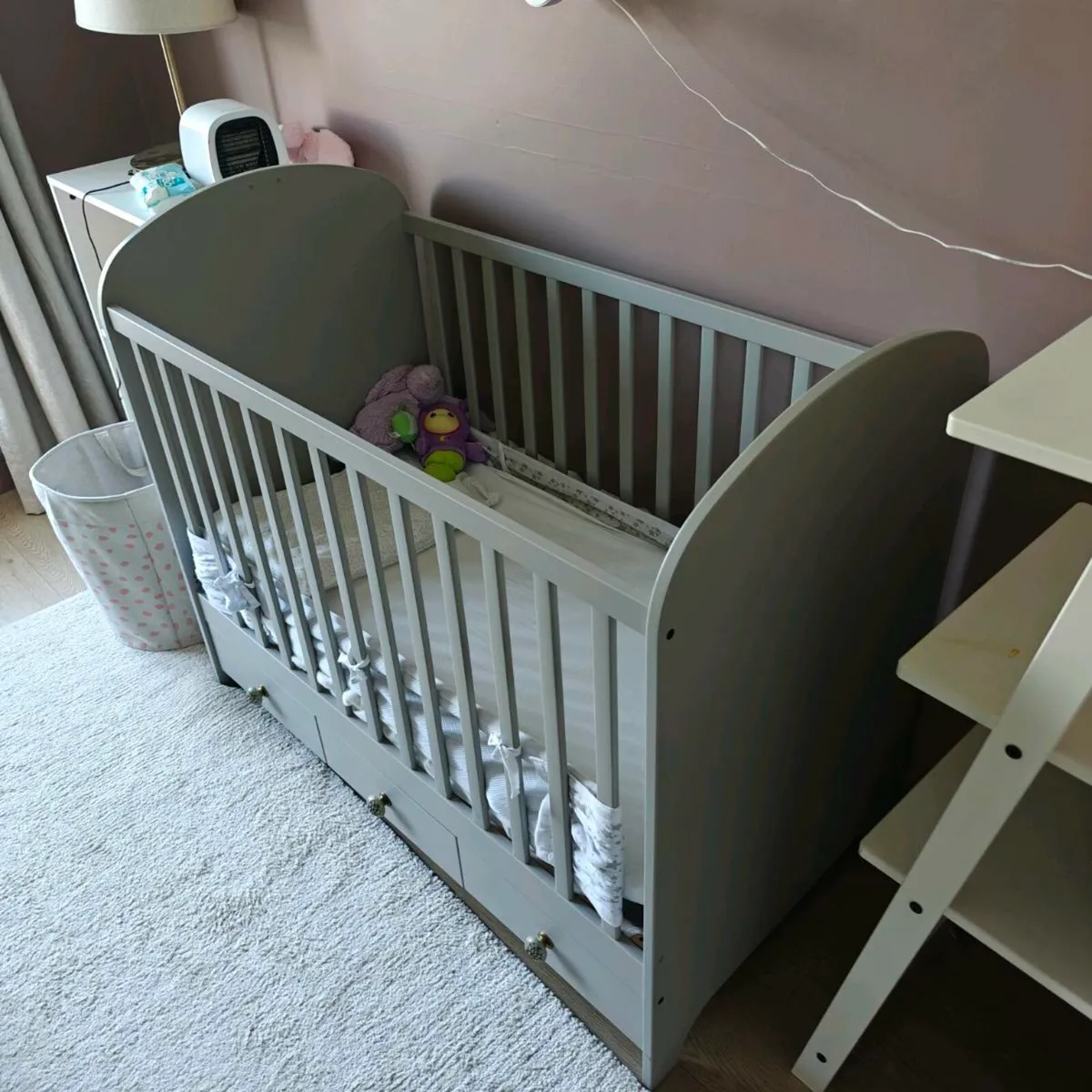 Cot and drawers - Image 2