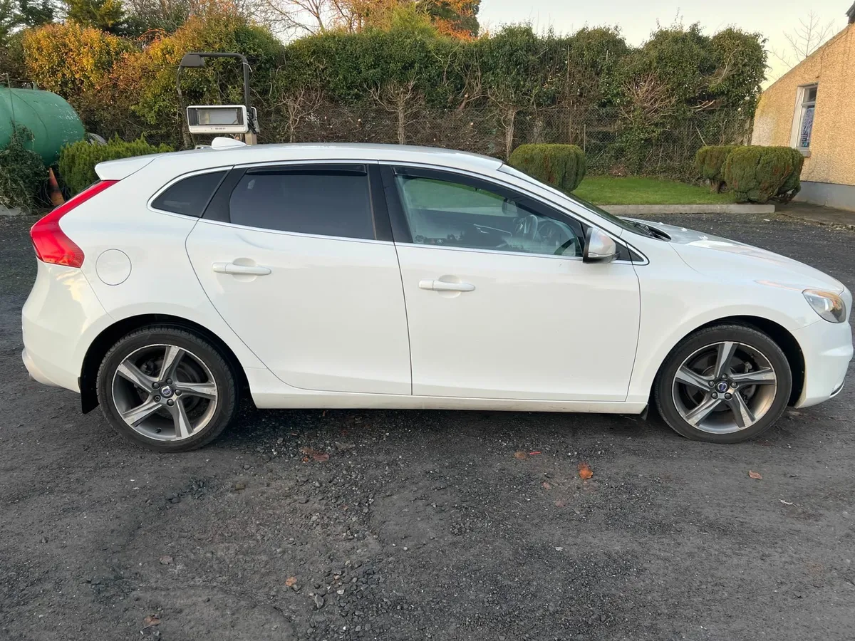 Volvo V40 2016 - Image 3