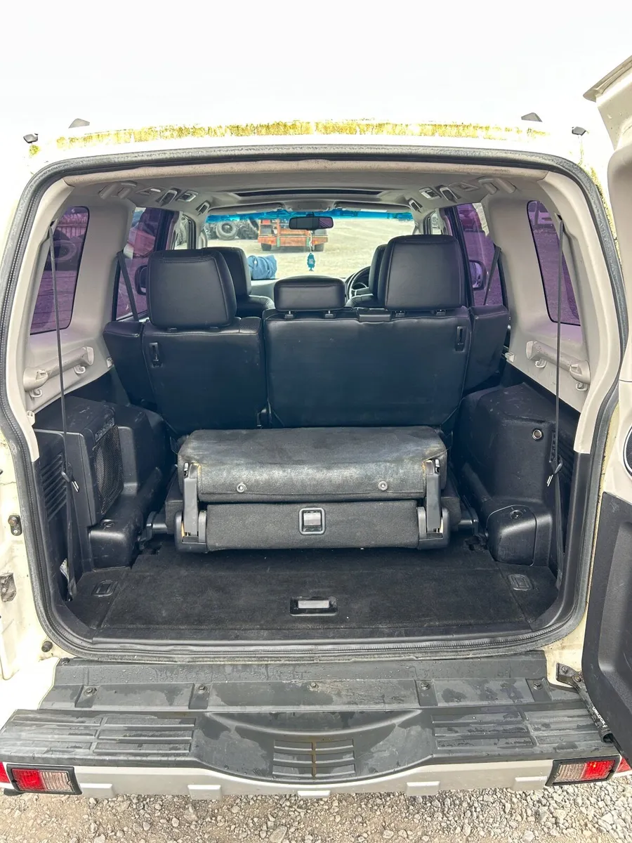 Mitsubishi Shogun  2010 - Image 3