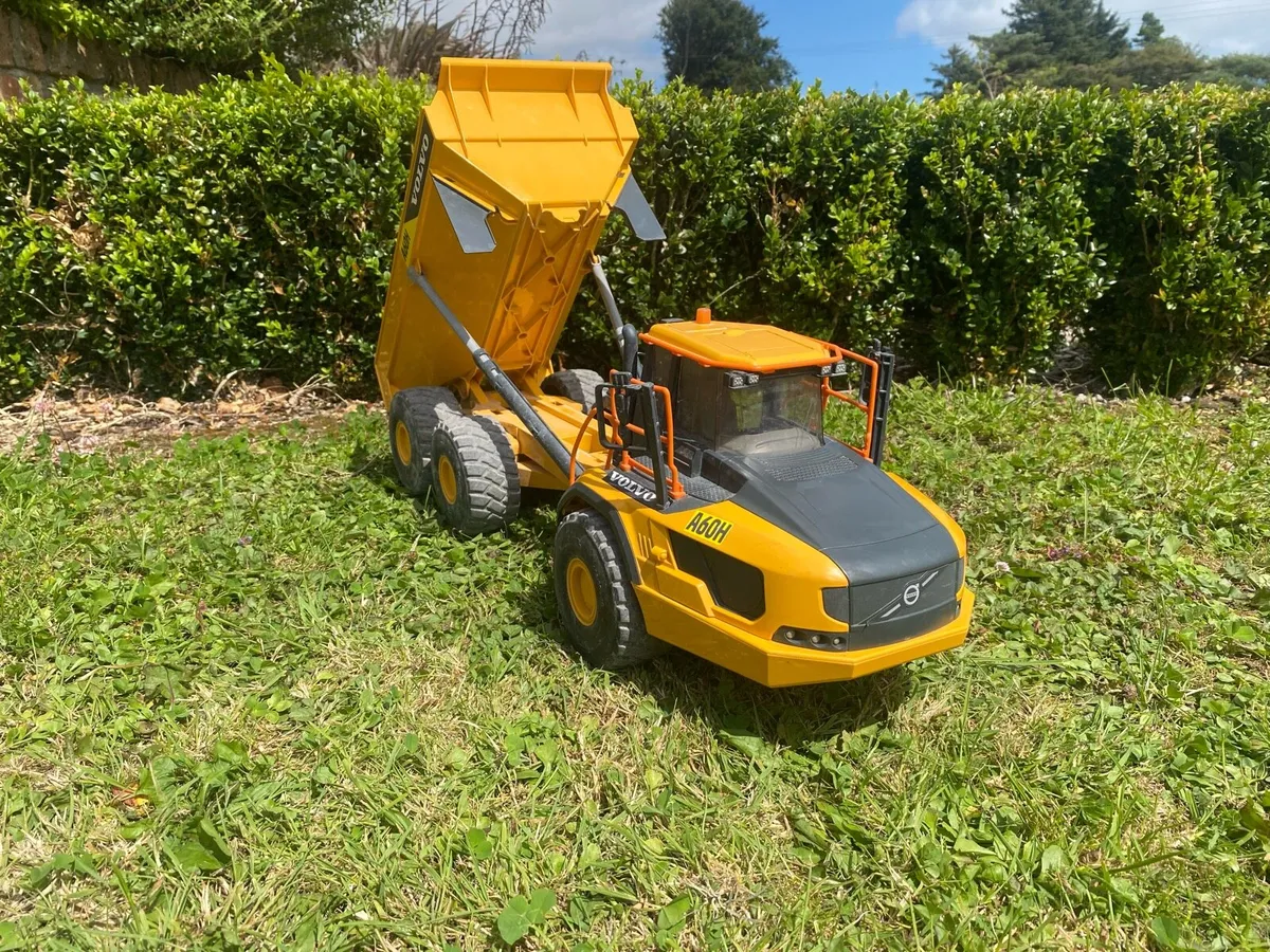 Bruder toy Volvo A60H - Image 2