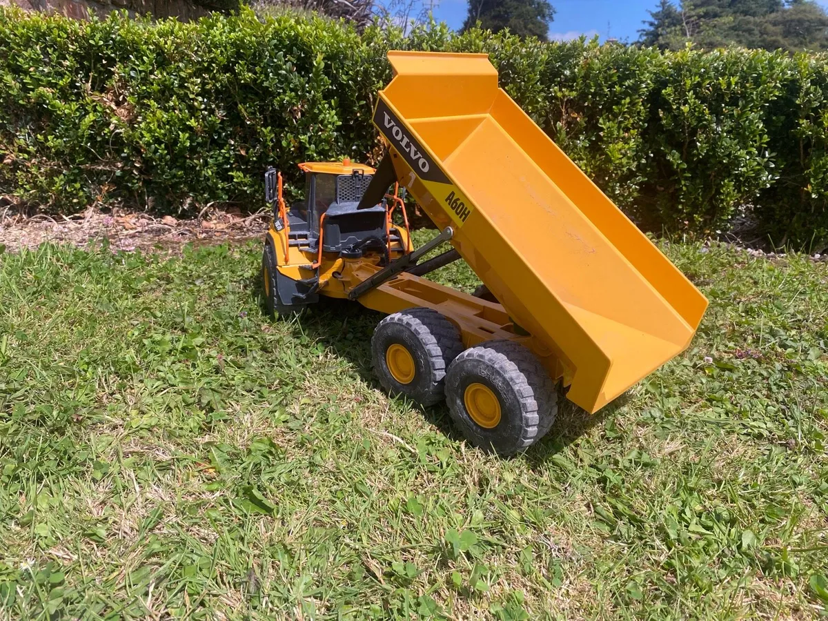 Bruder toy Volvo A60H - Image 4