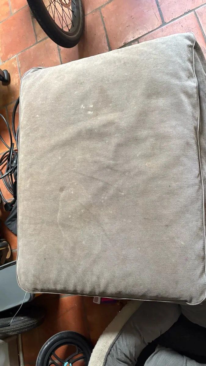 Poof footstool storage - Image 2