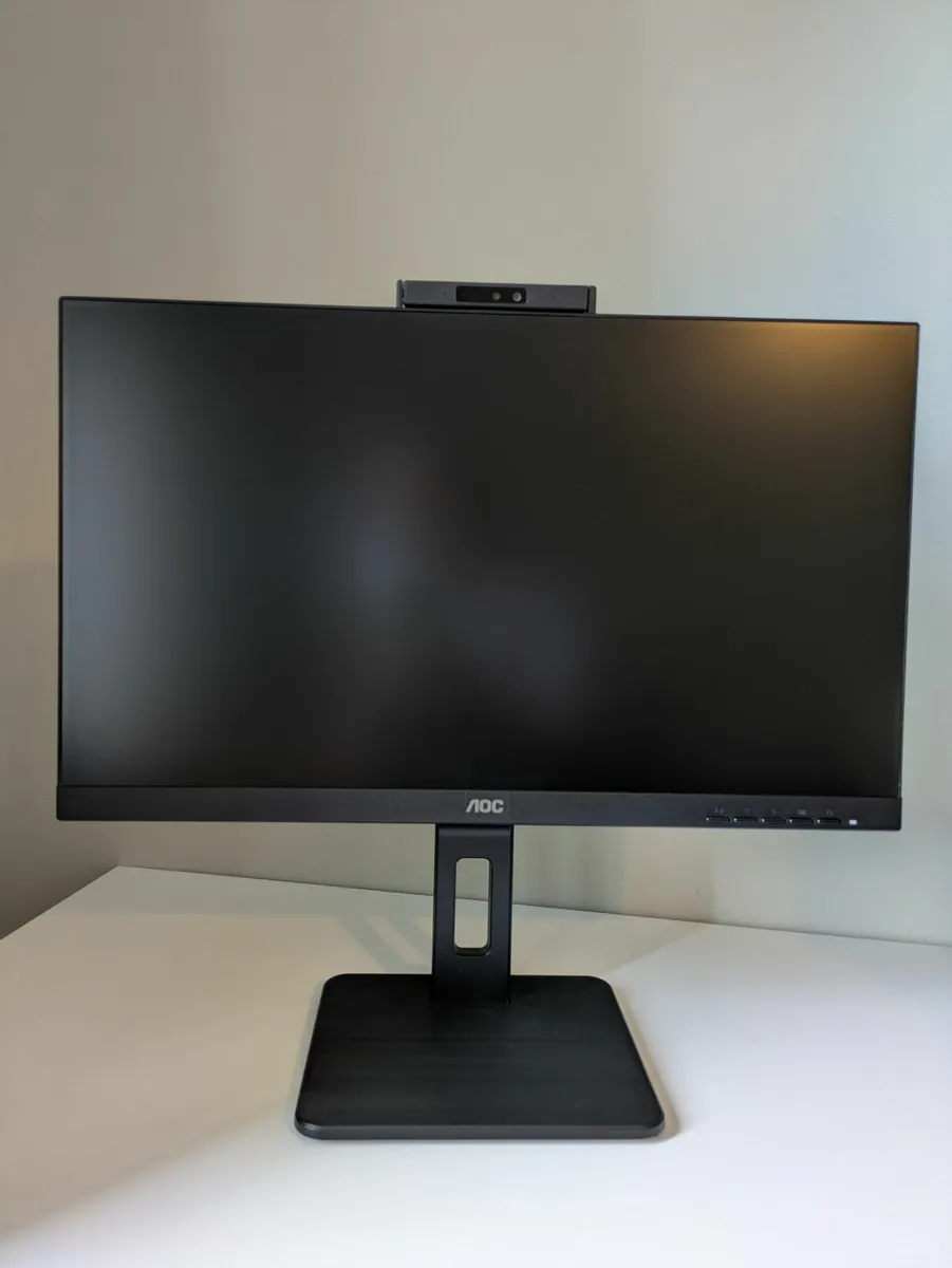 AOC 24P3CW Built-in Webcam, Speakers & USB-C Hub - Image 1