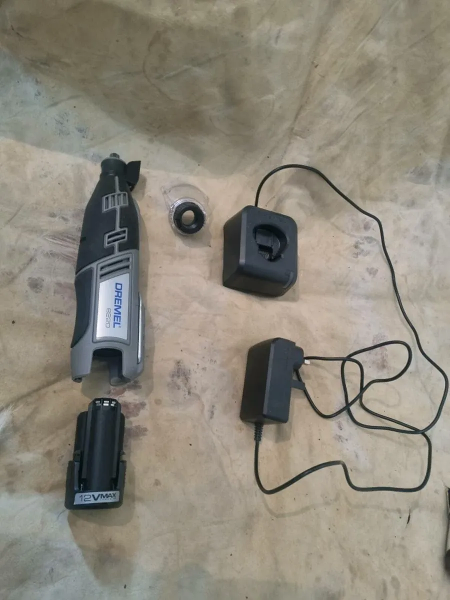 DREMEL 8220 - Image 1