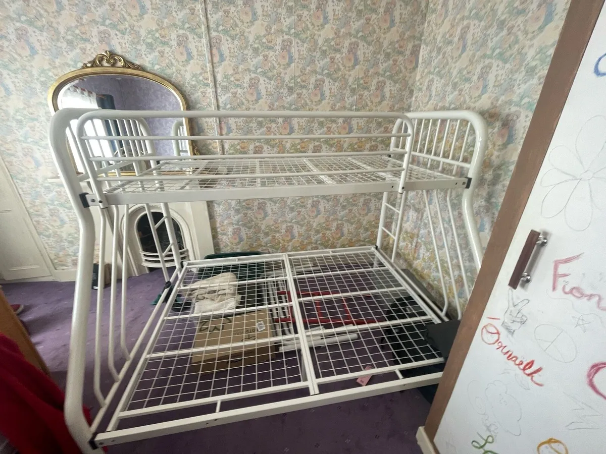 Bunk bed - Double under Single beds - Image 1