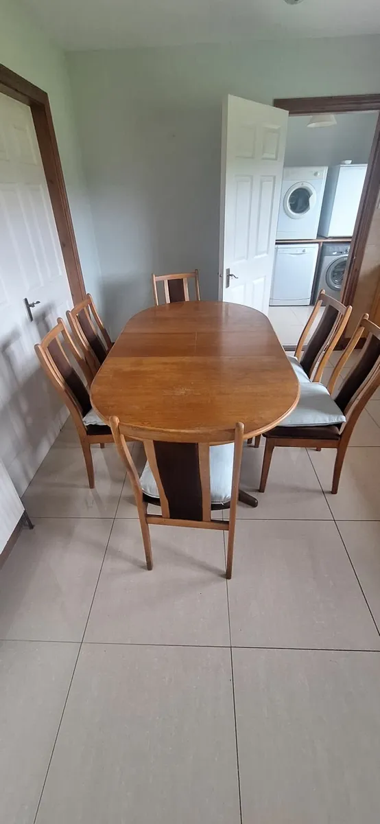 Household furniture - Image 1