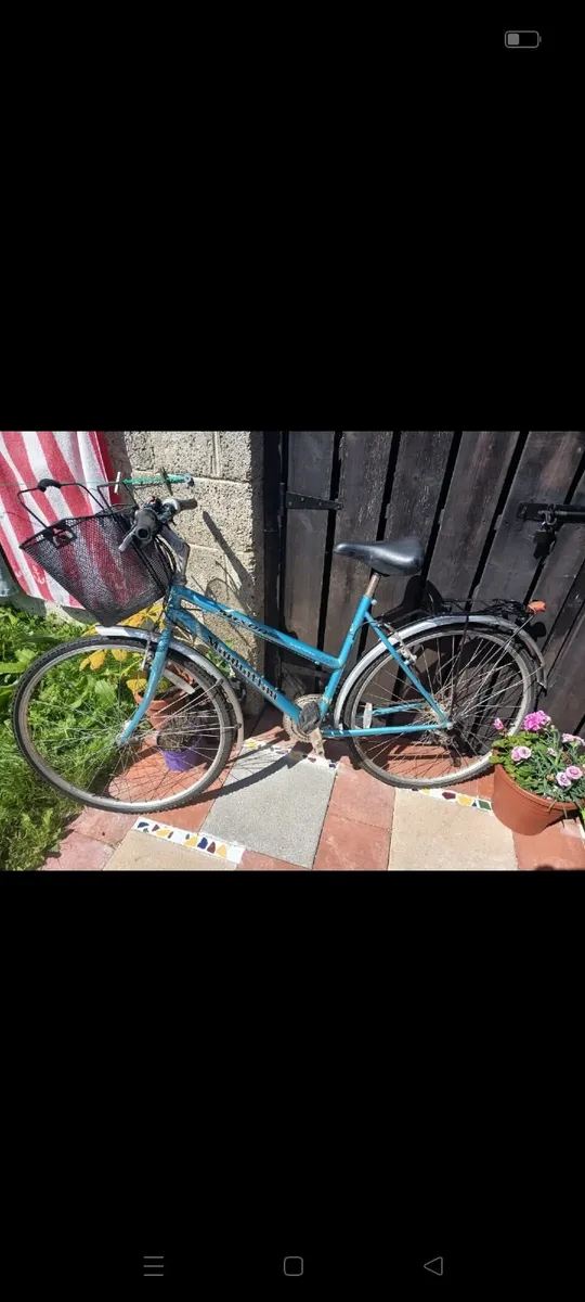 Ladies bicycle - Manhattan Saxon super trekker - Image 1