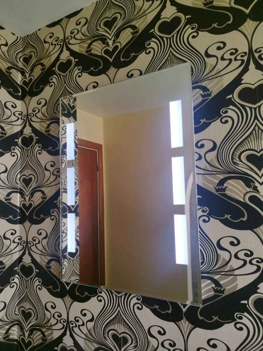 Bathroom mirror light - Image 2
