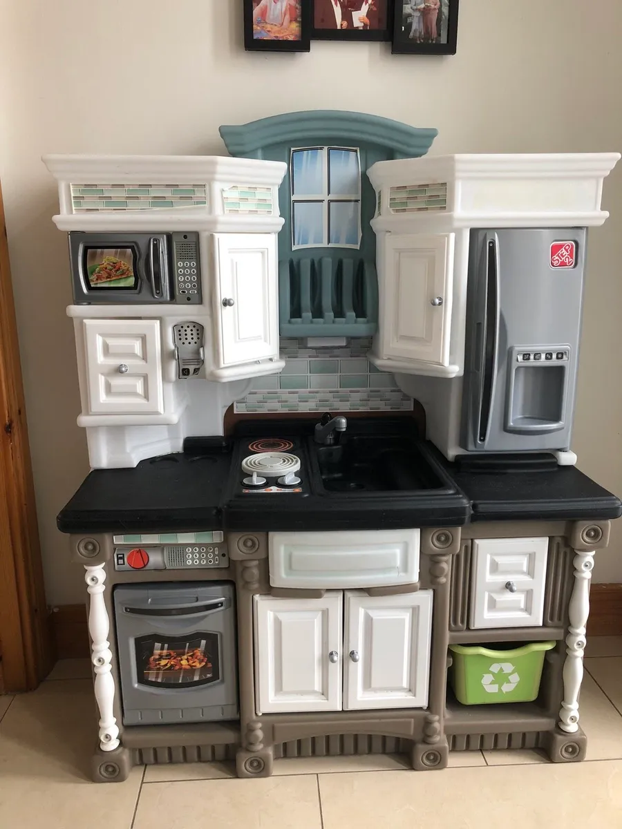 Toy Kitchen