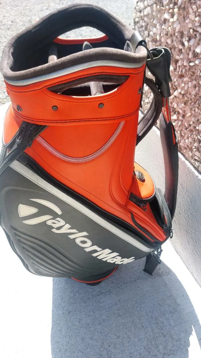 Taylormade tour bag - Image 1