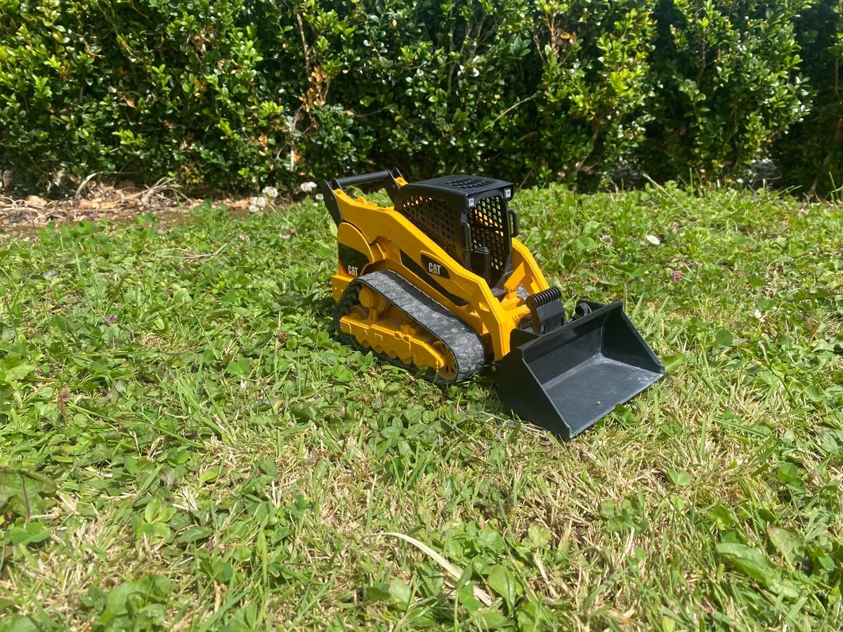 Bruder toy cat skids Steer - Image 1