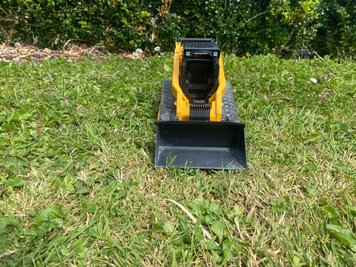 Bruder toy cat skids Steer - Image 2