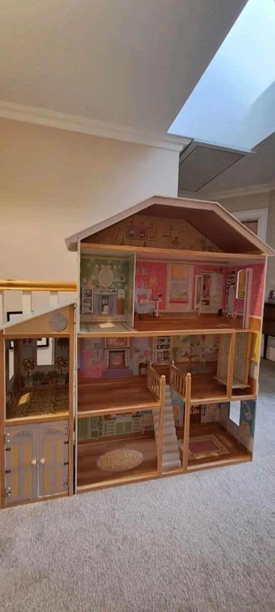 Dolls House - Image 1