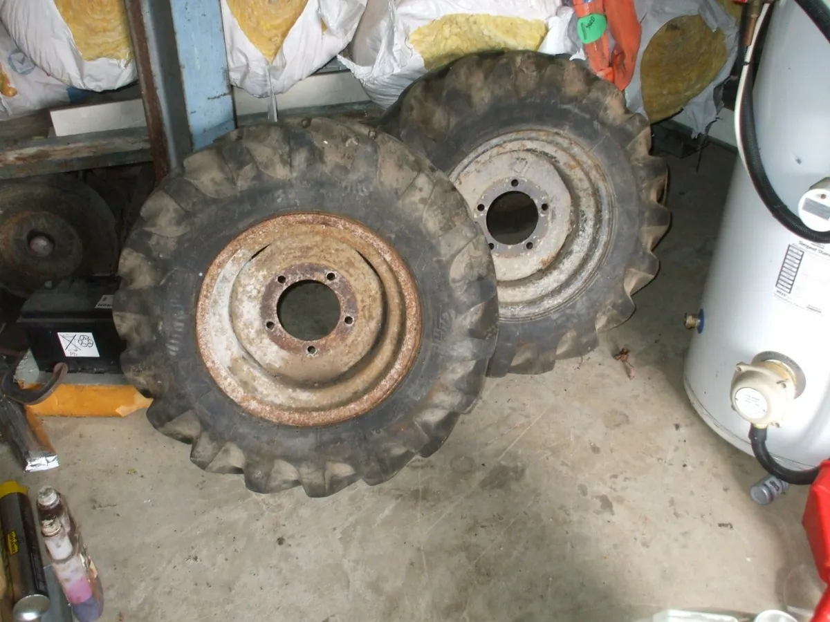dumper wheels and tyres - Image 1