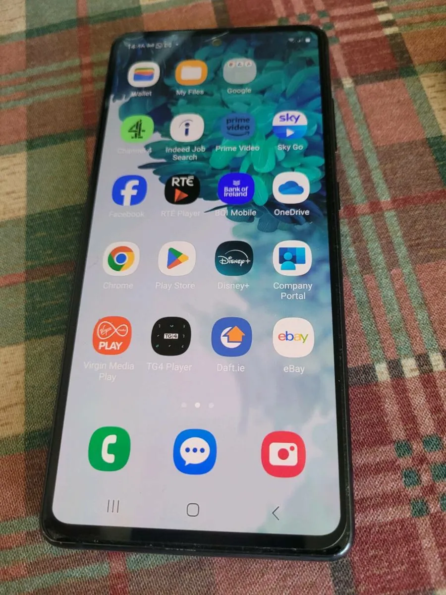 Samsung Galaxy s20fe - Image 2
