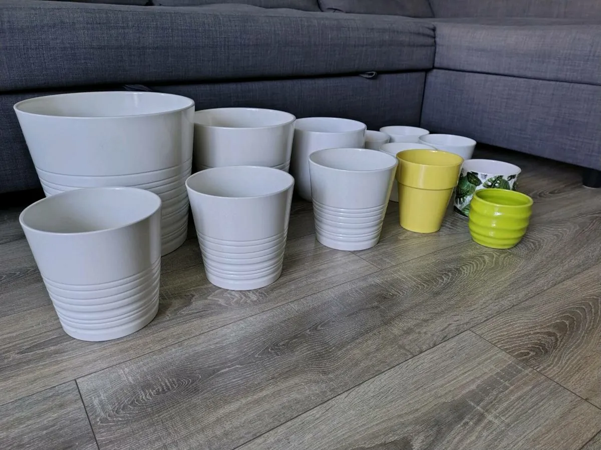 Large selection of 13 ceramic pots - Image 1