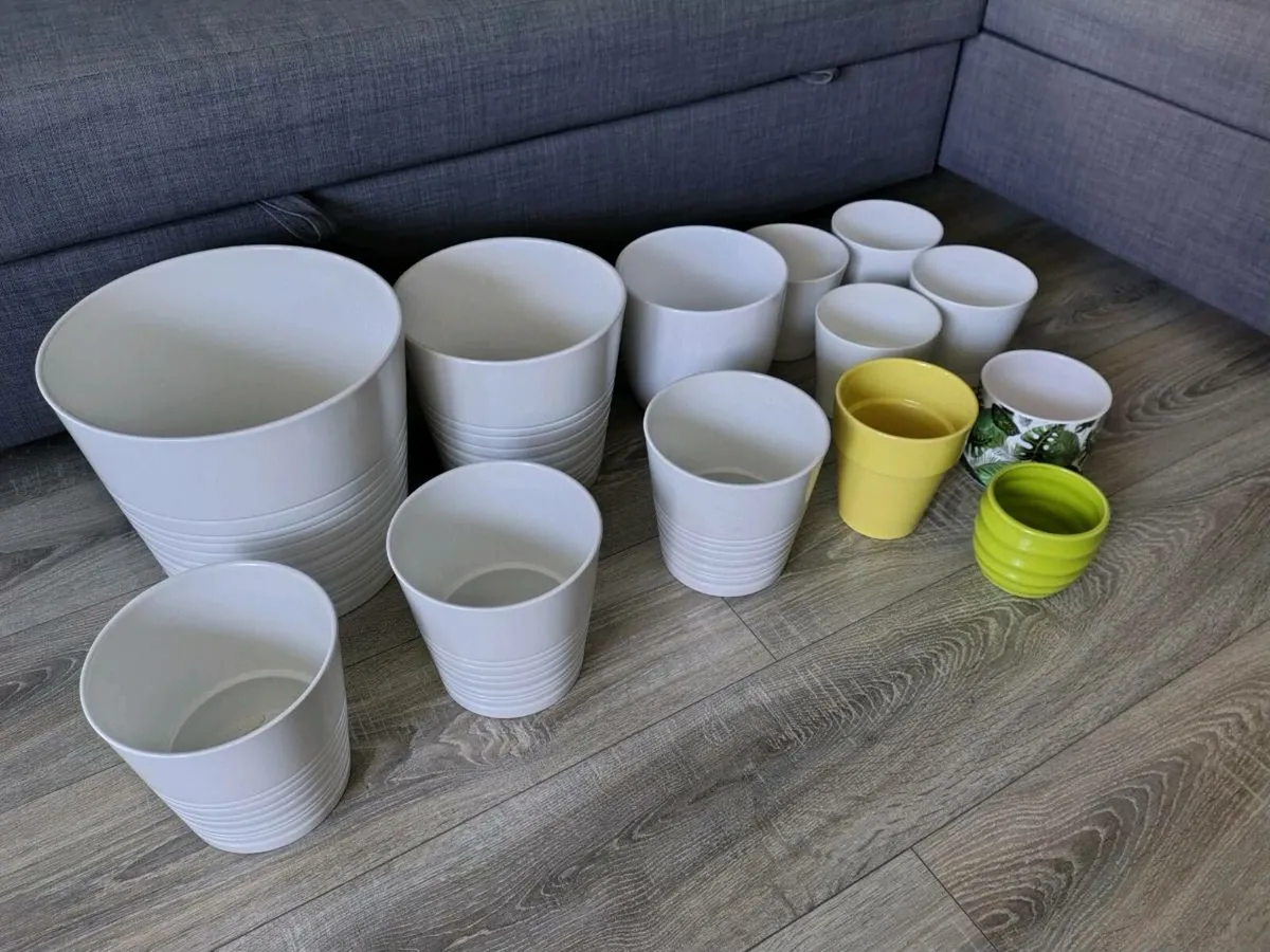 Large selection of 13 ceramic pots - Image 2